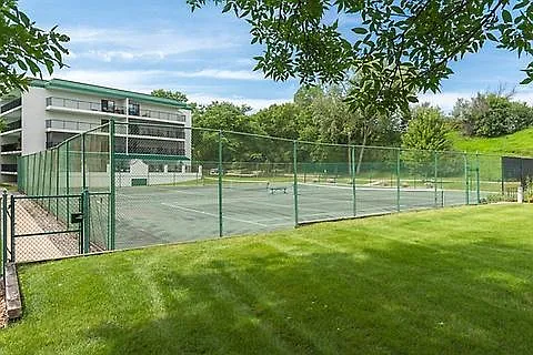 10511 Cedar Lake Rd #211 — Photo 31
