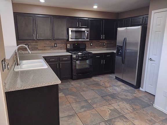 3rd image of 3934 Philomena St