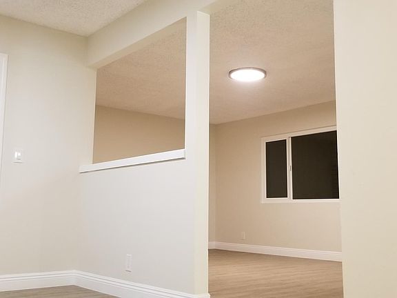 3rd image of 2042 Evergreen St