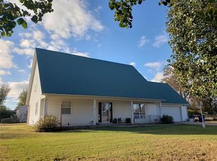 203 N Broadway St, Crescent, OK 73028