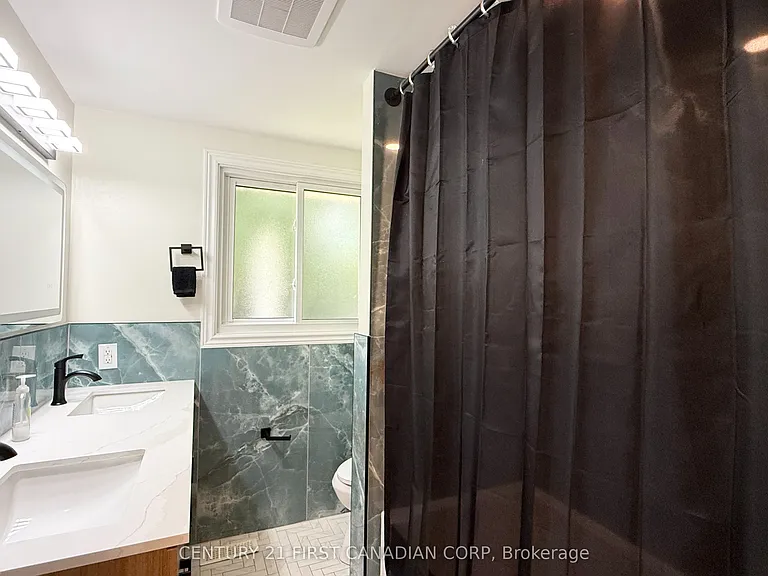 453 Castlegrove Blvd #UPPER — Photo 23