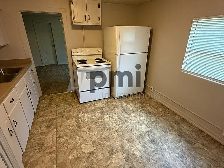 1311 E 11th St #4 — Photo 7