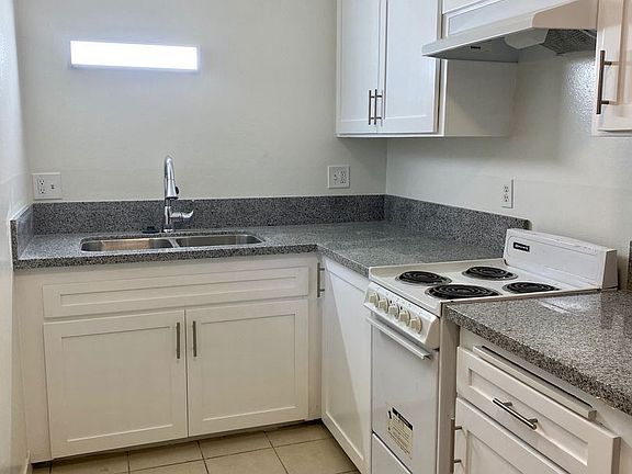 5th image of 315 E Washington Ave APT 1B