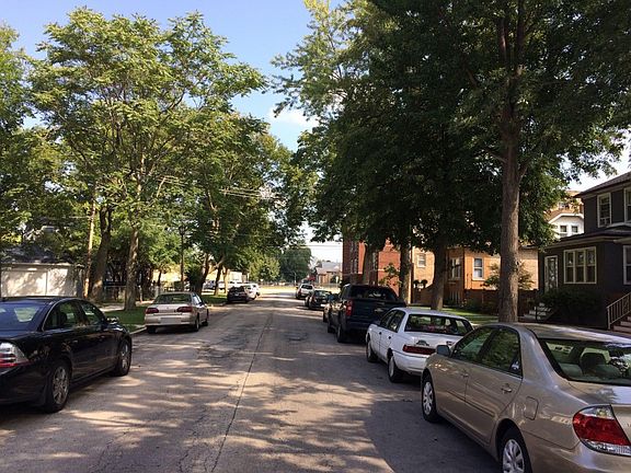 5th image of 3227 Clarence Ave