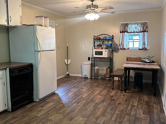 5th image of 8163 Hawley St