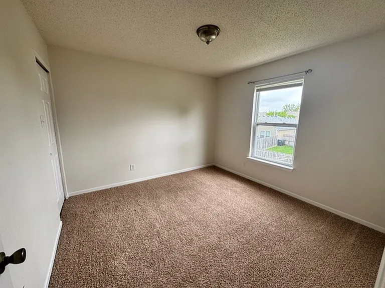 1723 Elijah Blue Dr — Photo 22