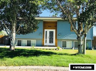 3302 Madison Dr, Rock Springs, WY 82901