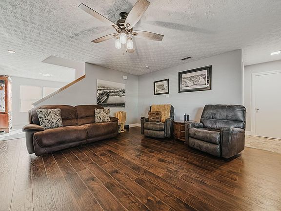4th image of 2986 Dustins Way