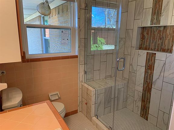 5th image of 1224 Delmont Dr