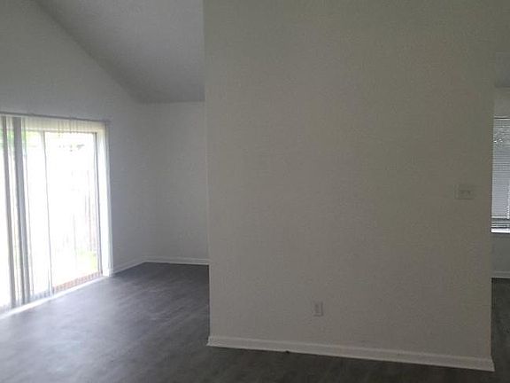 5th image of 7702 Candlegreen Ln