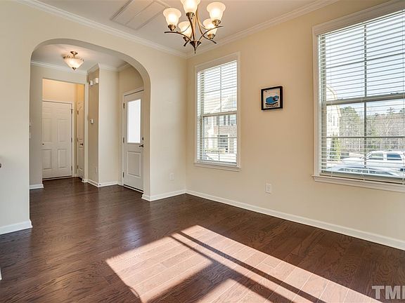 3rd image of 18 Plumas Dr