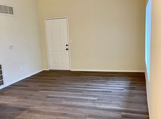 14309 Sylvan St #307, Van Nuys, CA 91401