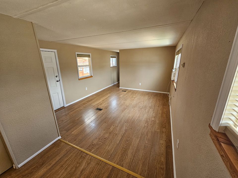 1st image of 3105 W Eisenhower Blvd Space 5