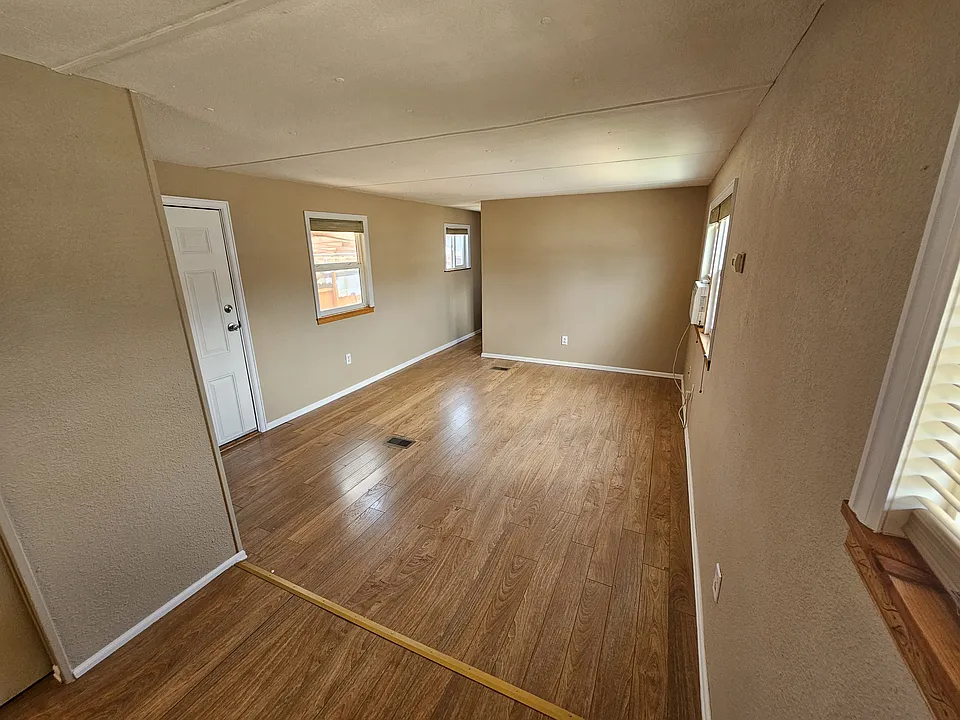 3105 W Eisenhower Blvd #5