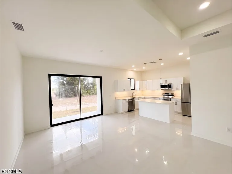 2113 NW 41st Ave — Photo 3