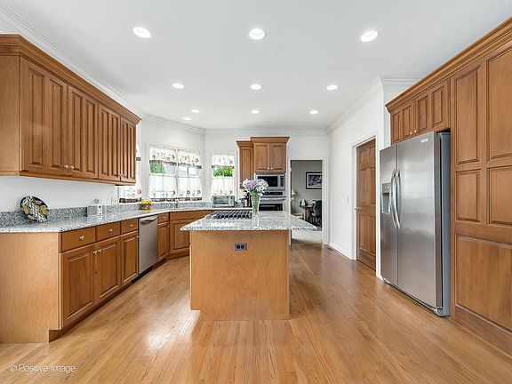 4th image of 26W008 Marion Ave