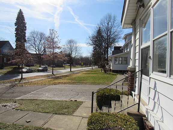 5th image of 309 N Firestone Blvd