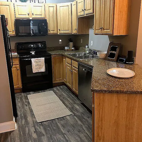 2528 Suncrest Vlg #2528 — Photo 8