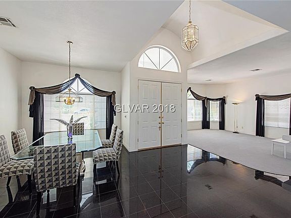 4th image of 108 E Mesa Verde Ln