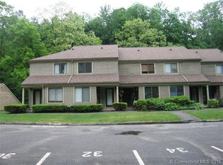 28 Riveredge Dr, Winsted, CT 06098