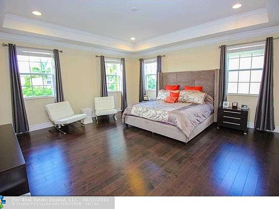 5th image of 1614 SW 23rd St