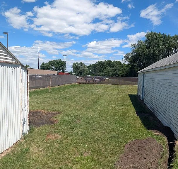 239 S Evans Rd — Photo 11