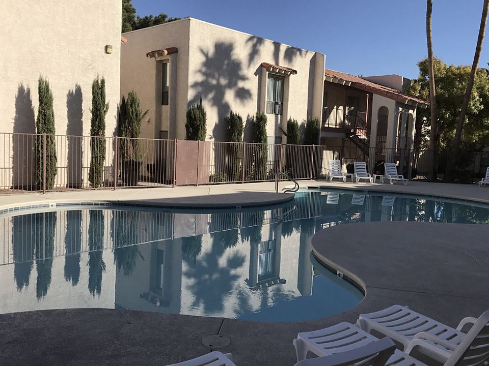 1st image of 5219 Caliente St Unit 15