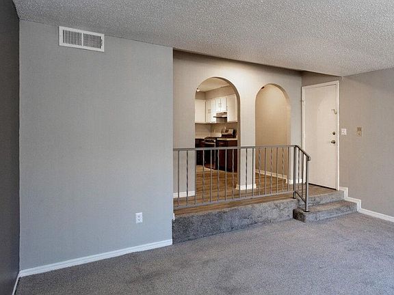 4th image of 5113 N Brookline Ave #259
