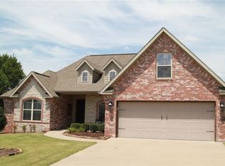 4219 Willowbend Dr, Rogers, AR 72758