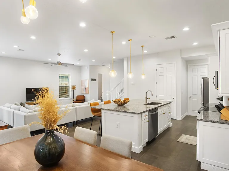 5245 Oak Island Rd — Photo 8