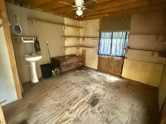 3rd image of 43 Lower Coffee Pond Road