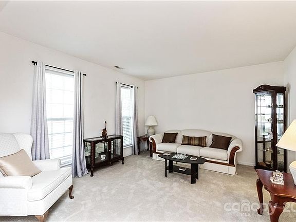5th image of 11312 Walland Ln