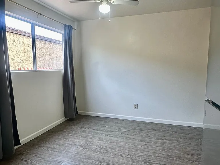 882 N Victor Ave #18 — Photo 9