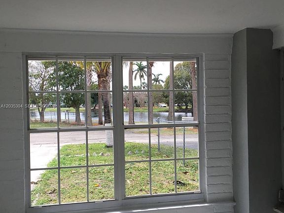 3rd image of 1435 NE 173rd St
