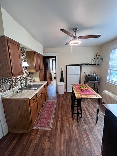 763 Columbus Pkwy #UPPER BACK Photo 1