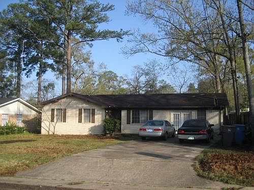 1st image of 804 Markus Ave