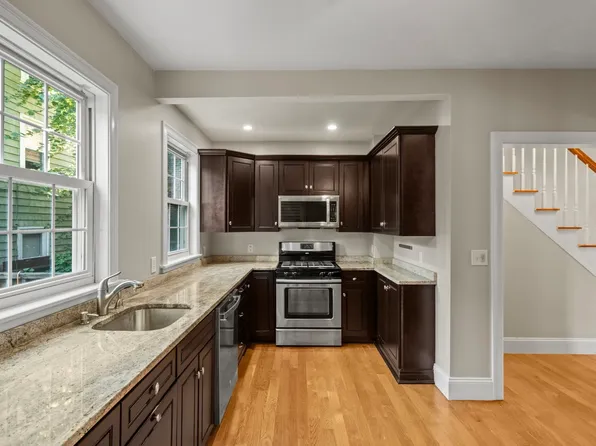 519 E 5th St, South Boston, MA 02127