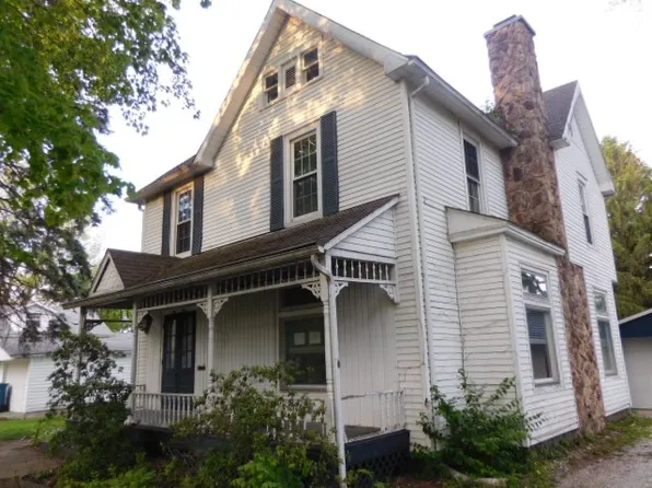 412 S 4th St, Hoopeston, IL 60942