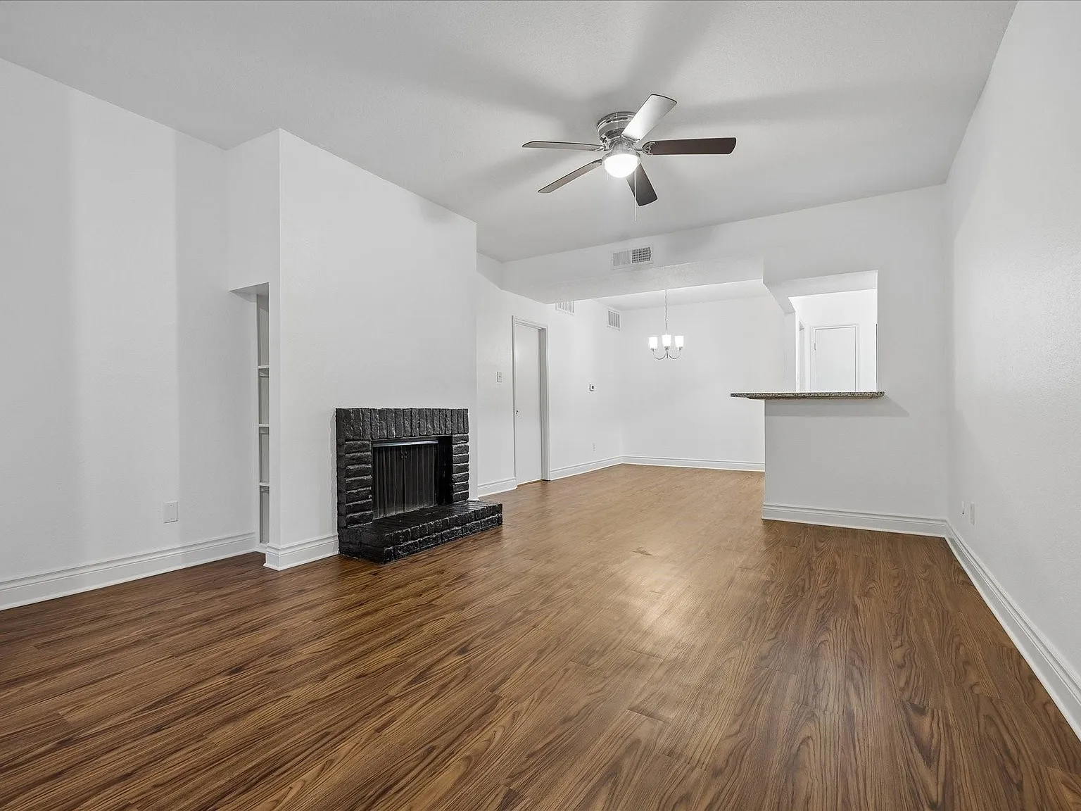 2 bed, 2.0 bath, 1228 sqft, $1,750 — Photo 2