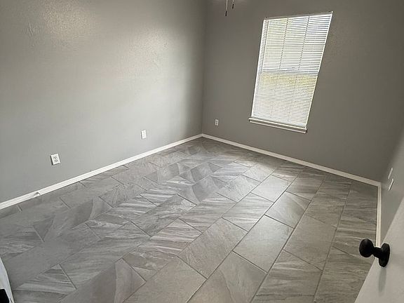 5th image of 2524 Dora Rd #B