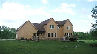 4th image of 665 Lucas Ln