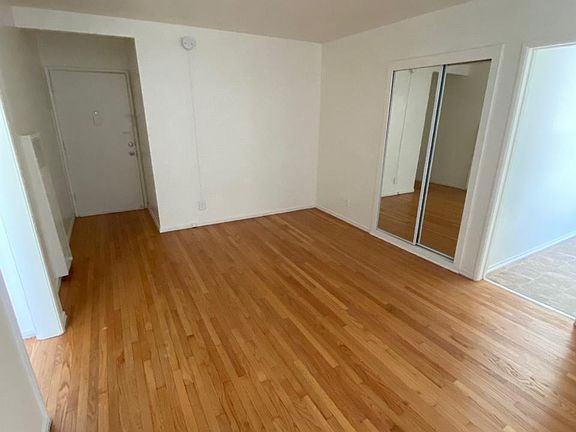 5th image of 3710 W 1st St
