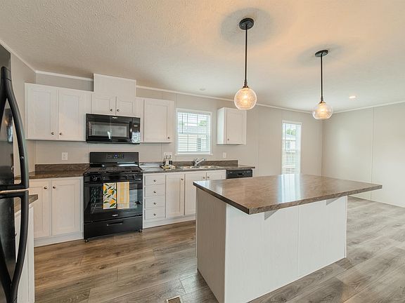 5th image of 9 Cranbrook Ln #17