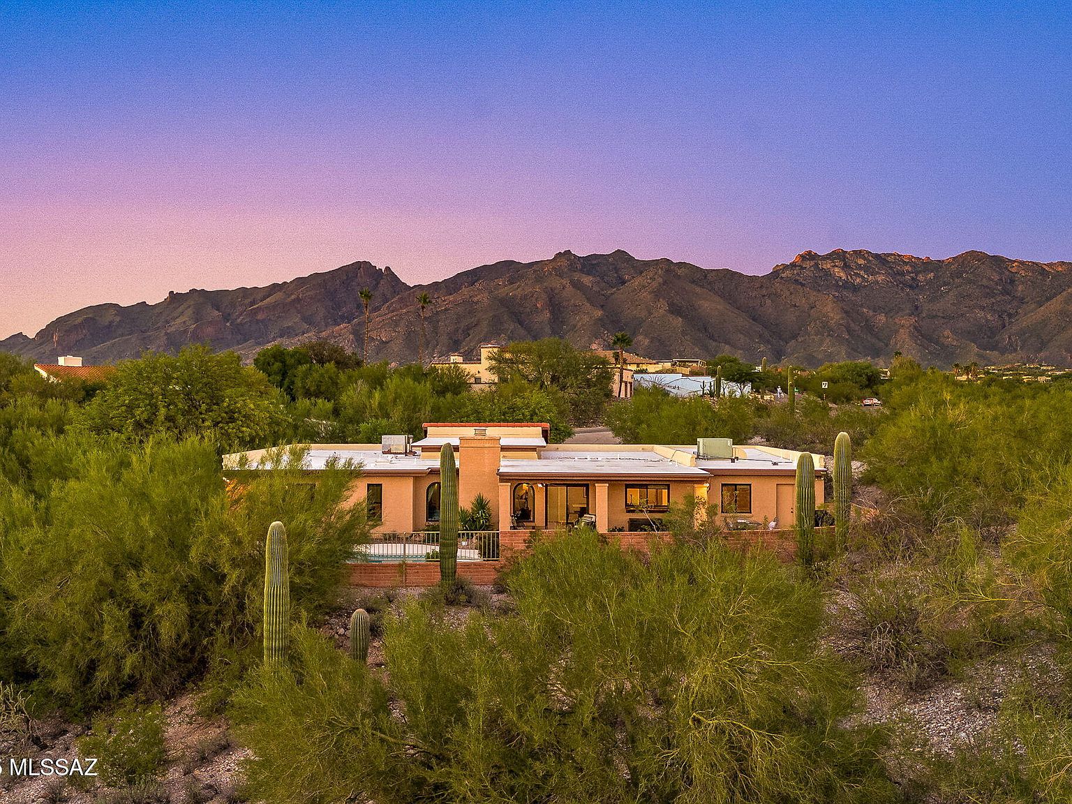ぽんず　House on the hill 5084 E Calle De Las Chacras, Tucson, AZ 85718 | Zillow