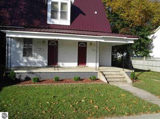 215 Woodworth Ave, Alma, MI 48801