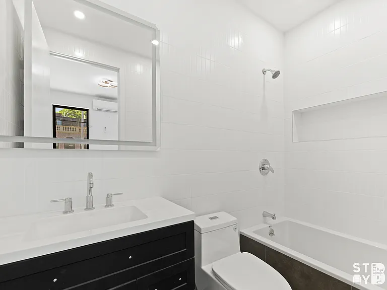 155 Monroe St #1 — Photo 17