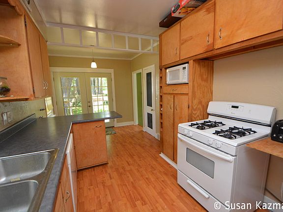 5th image of 919 Jones St NW