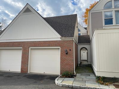 8 Sedgwick Village Lane, Darien, CT, 06820