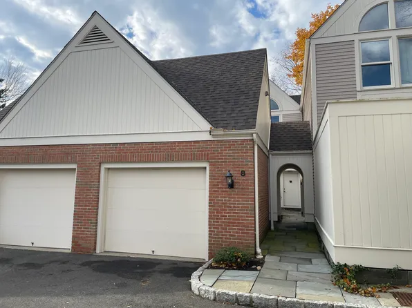 8 Sedgwick Village Lane, Darien, CT 06820