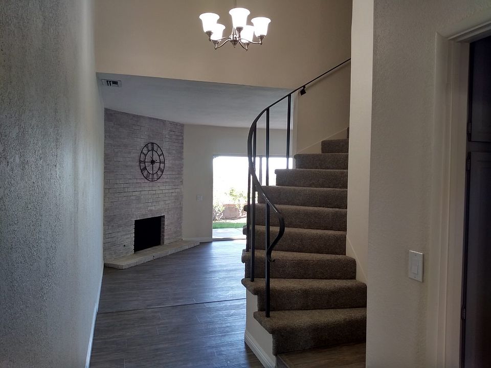Entryway view